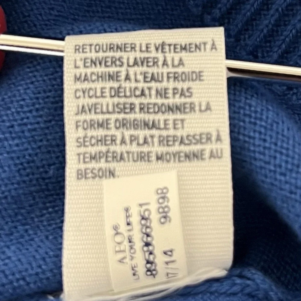 American Eagle Sweater Mens XL Blue V Neck Pullover Long Sleeve Teacher Preppy